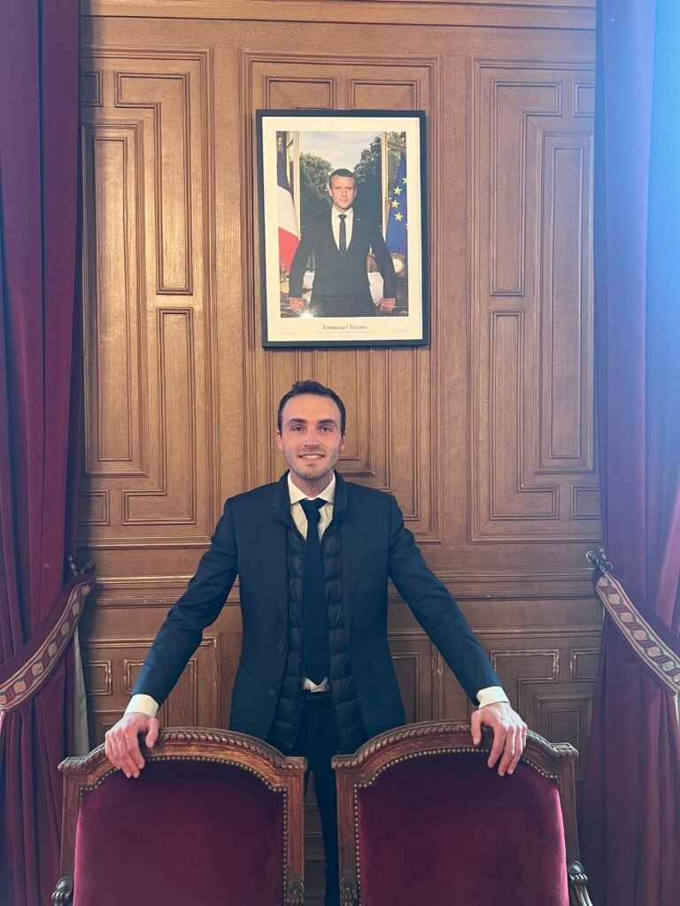 7426271bff01329a3b27b56ffab1cdc6